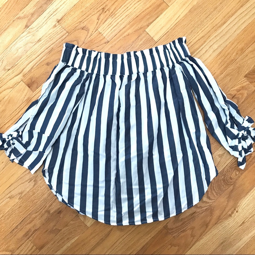 H&M off the shoulder blouse